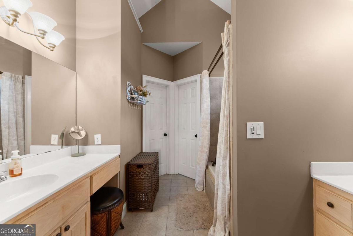 5812 Shadow Oaks Drive Murrayville GA 30564