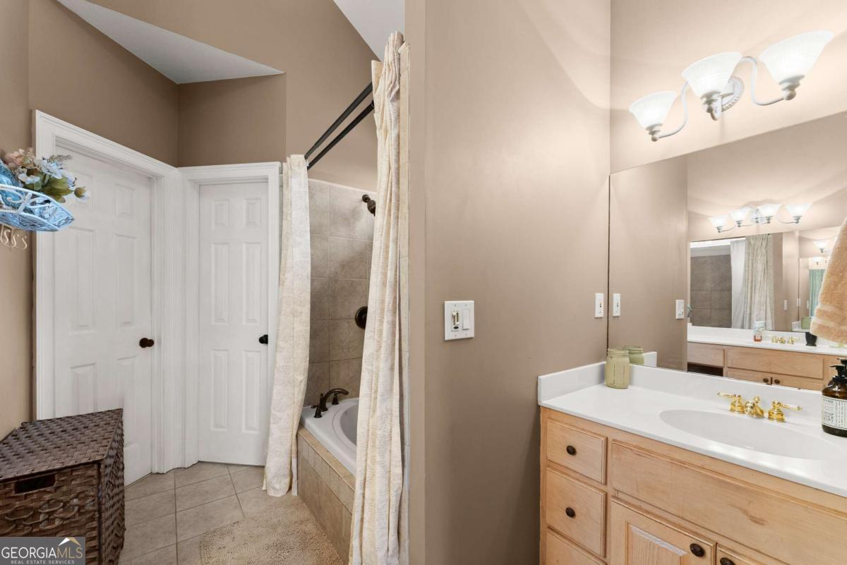 5812 Shadow Oaks Drive Murrayville GA 30564