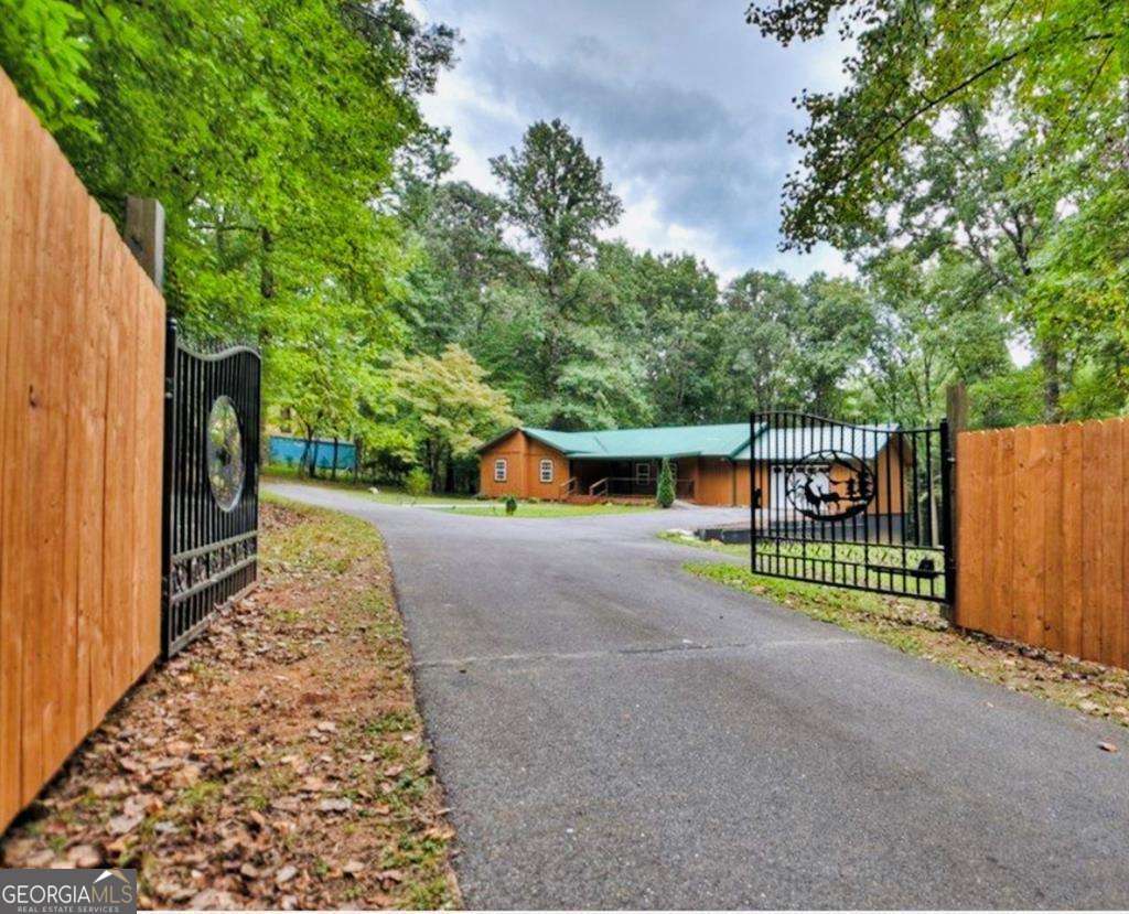1843 Old Mobile Road Mccaysville GA 30555