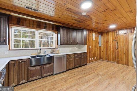 1843 Old Mobile Road Mccaysville GA 30555