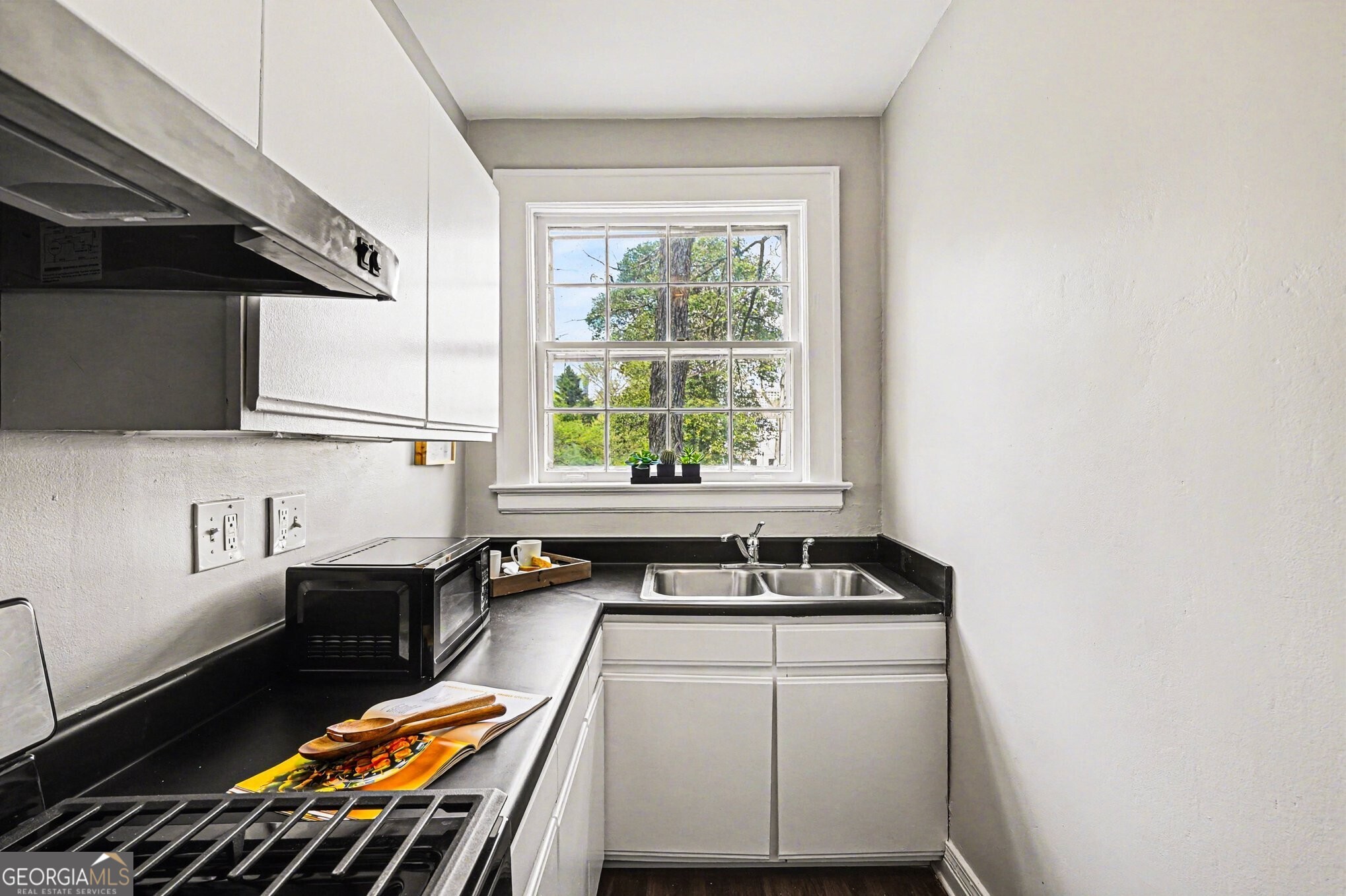 21 Peachtree Memorial Drive NW Atlanta GA 30309