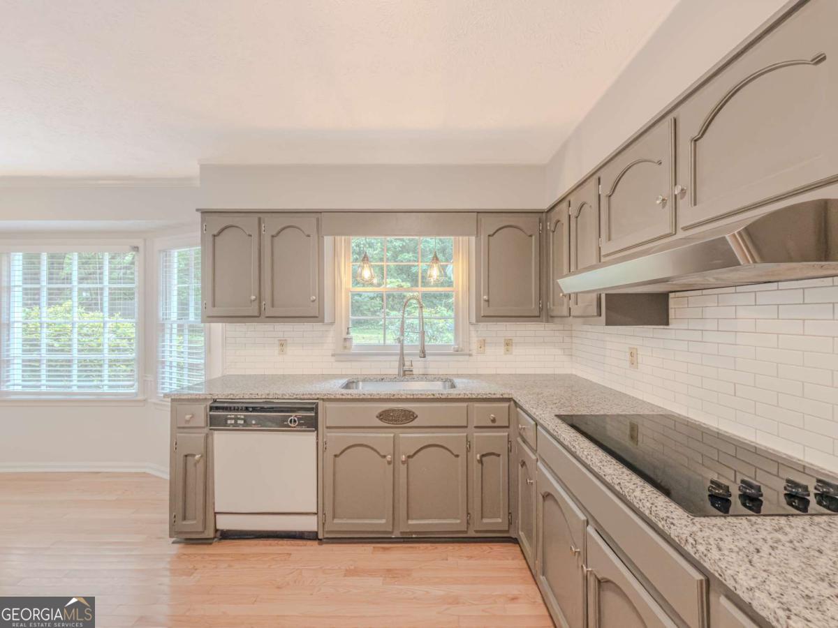 2764 Amberly Way Snellville GA 30078