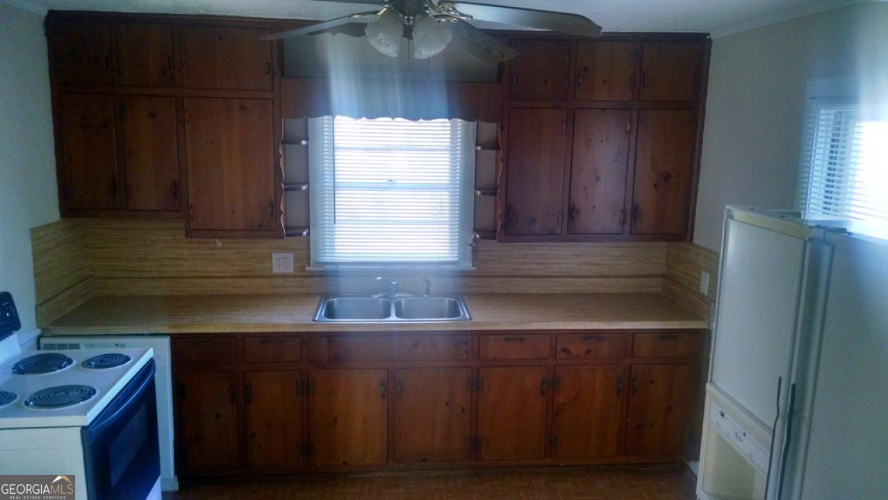 2421 Rockbridge Road SW Stone Mountain GA 30087