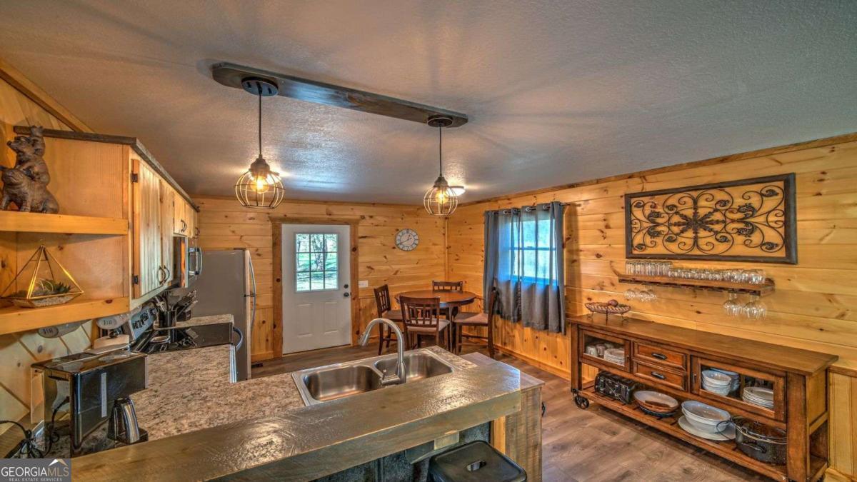 141 Mountain Rivers Road Mineral Bluff GA 30559