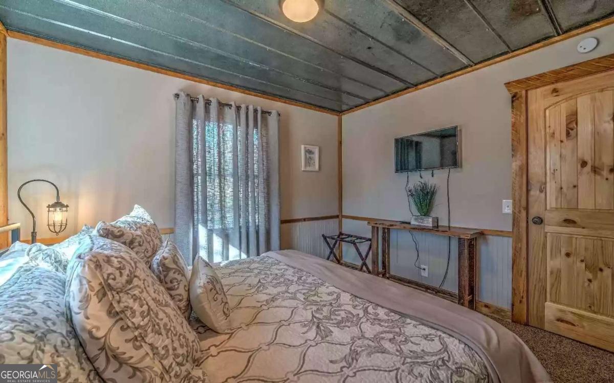 141 Mountain Rivers Road Mineral Bluff GA 30559