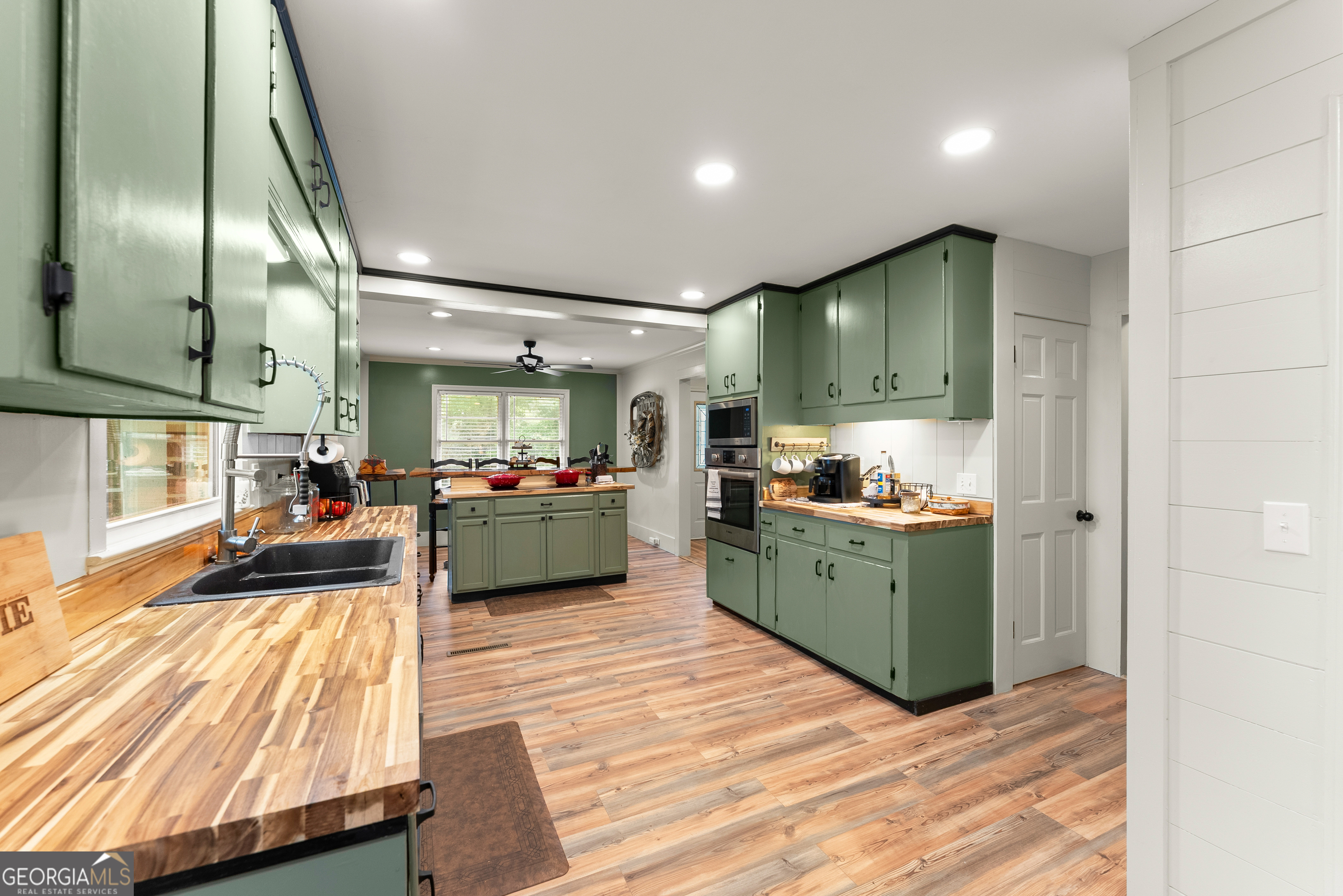 5907 Main Street Lula GA 30554