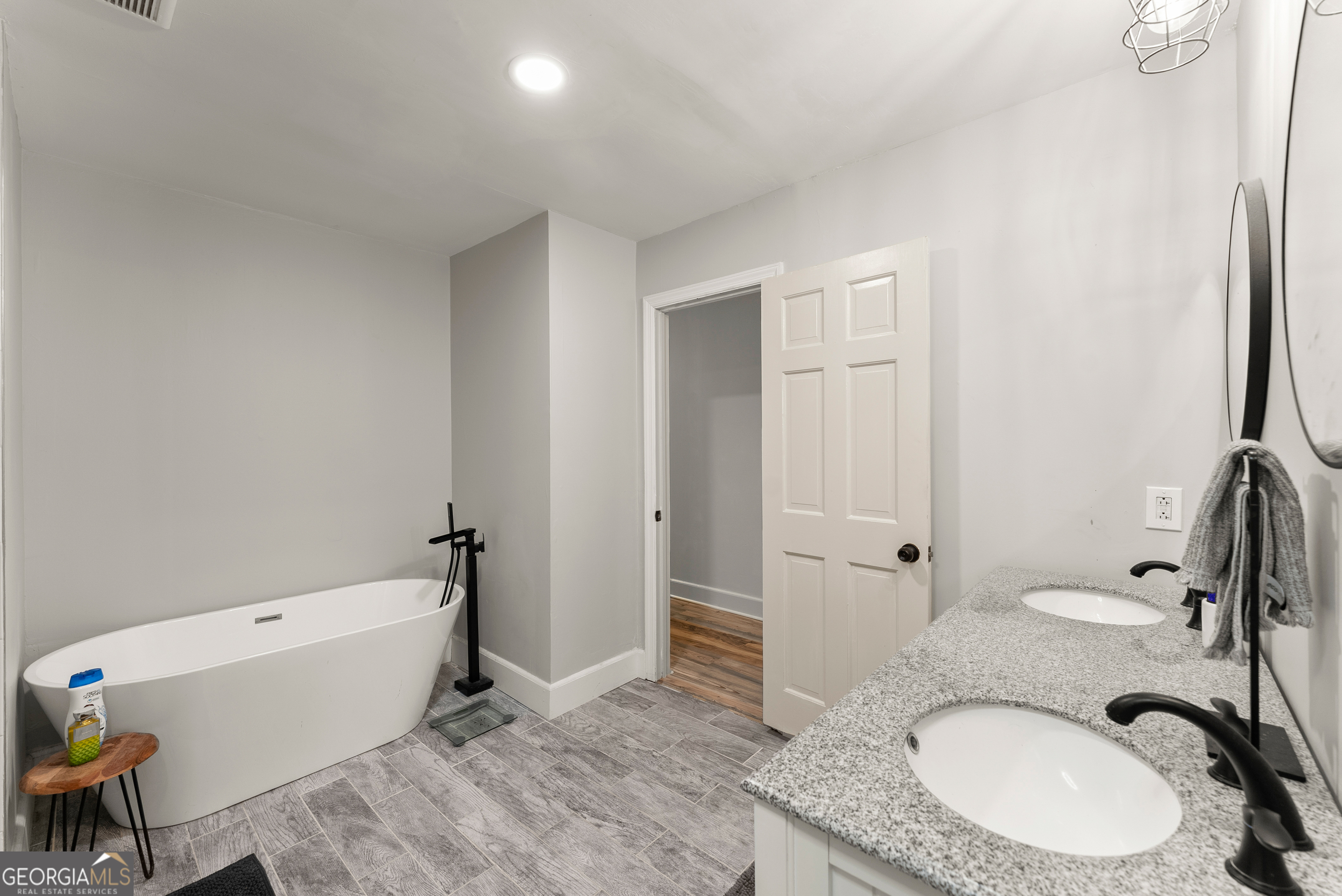 5907 Main Street Lula GA 30554