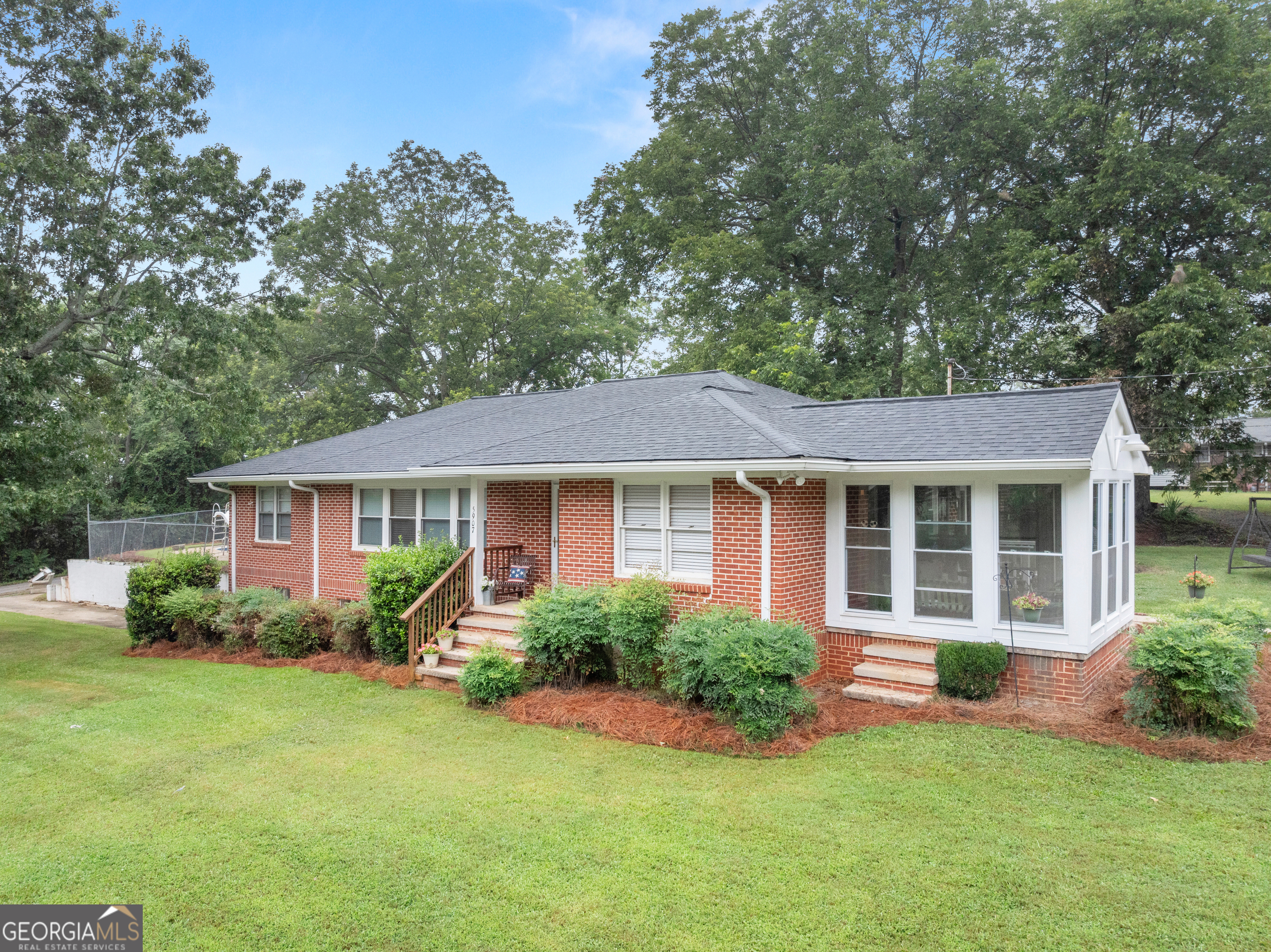 5907 Main Street Lula GA 30554