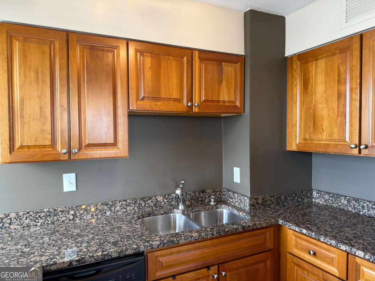 2479 Peachtree Road NE Atlanta GA 30305