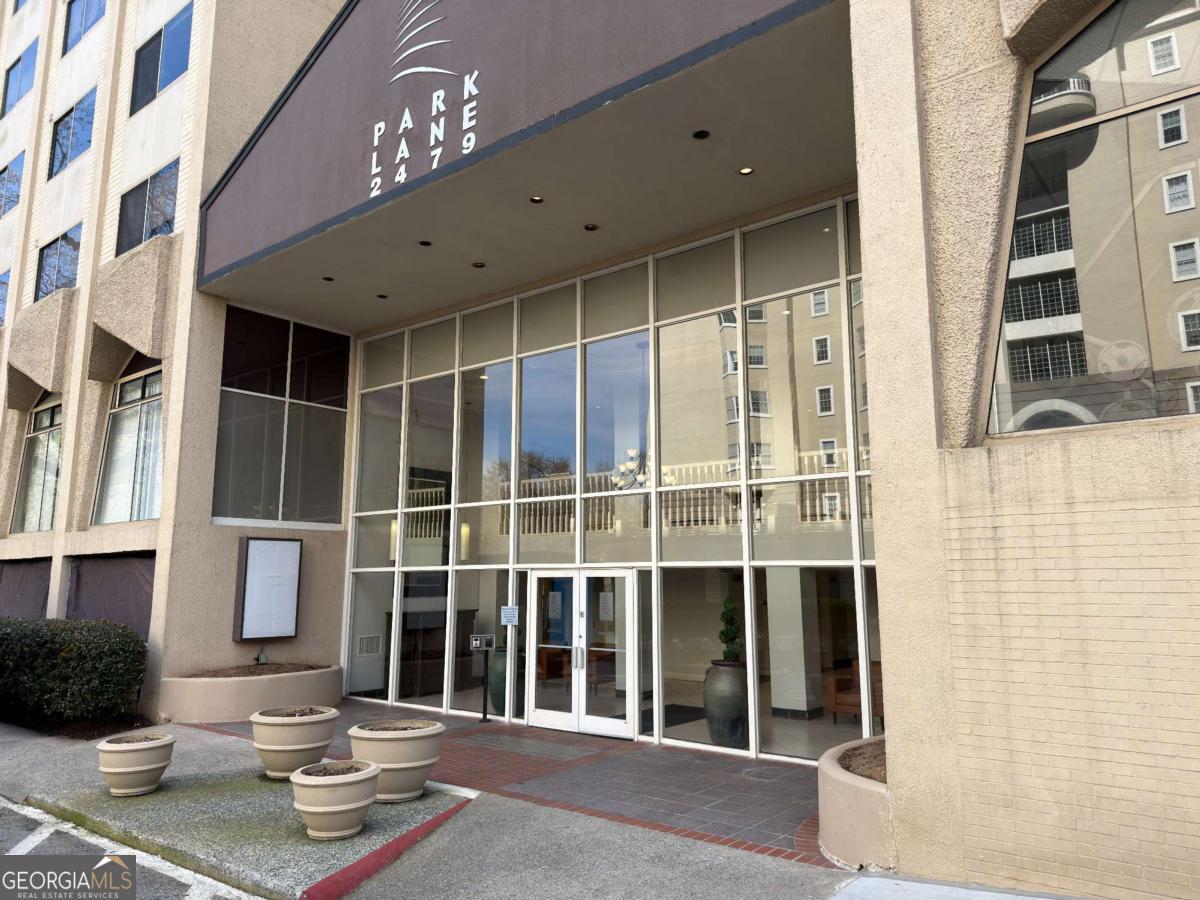 2479 Peachtree Road NE Atlanta GA 30305