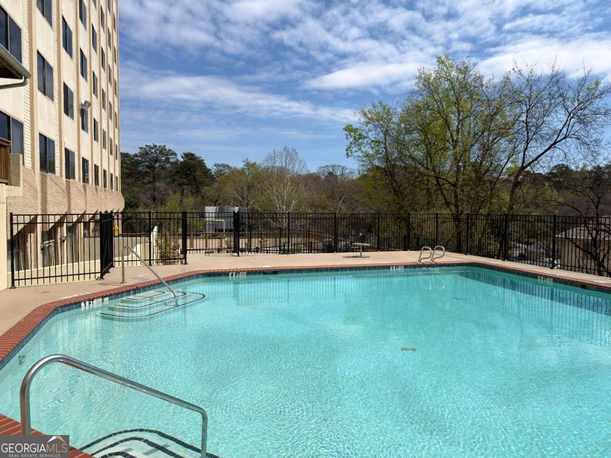 2479 Peachtree Road NE Atlanta GA 30305