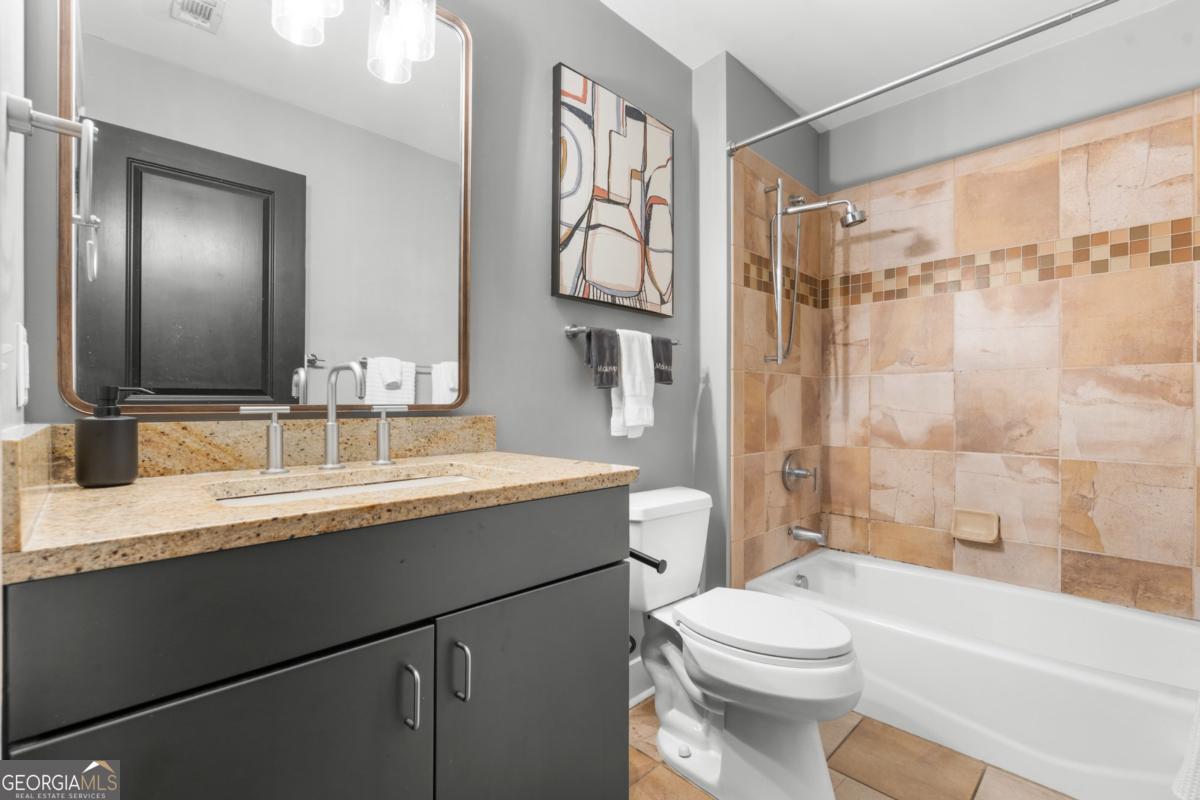 310 W Broughton Street Savannah GA 31401