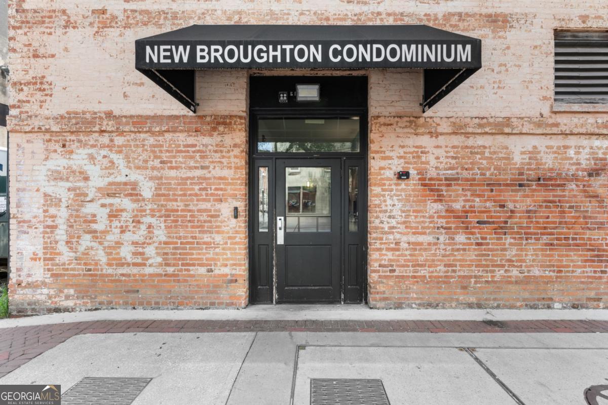 310 W Broughton Street Savannah GA 31401