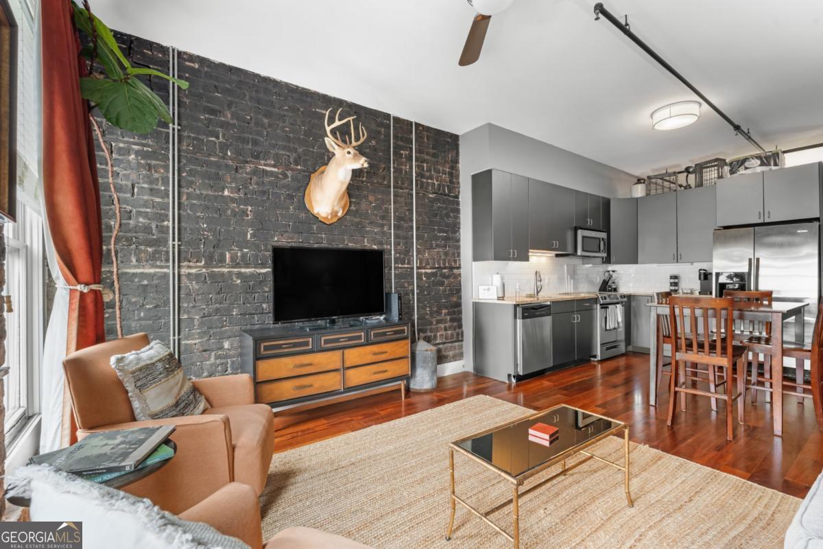310 W Broughton Street Savannah GA 31401