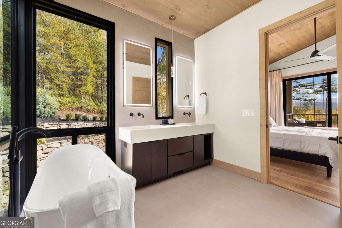 142 Sequoyah Ridge Blue Ridge GA 30513