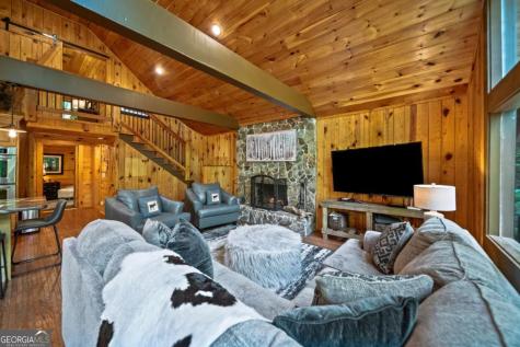 469 North Lake Drive Ellijay GA 30536
