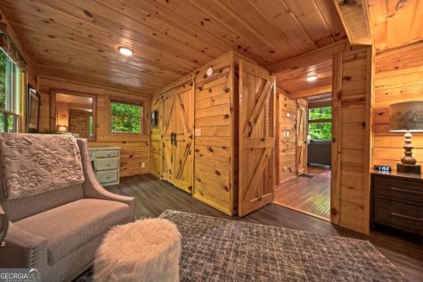 469 North Lake Drive Ellijay GA 30536