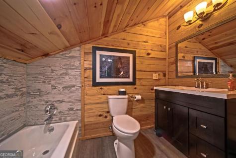 469 North Lake Drive Ellijay GA 30536