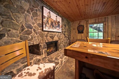 469 North Lake Drive Ellijay GA 30536