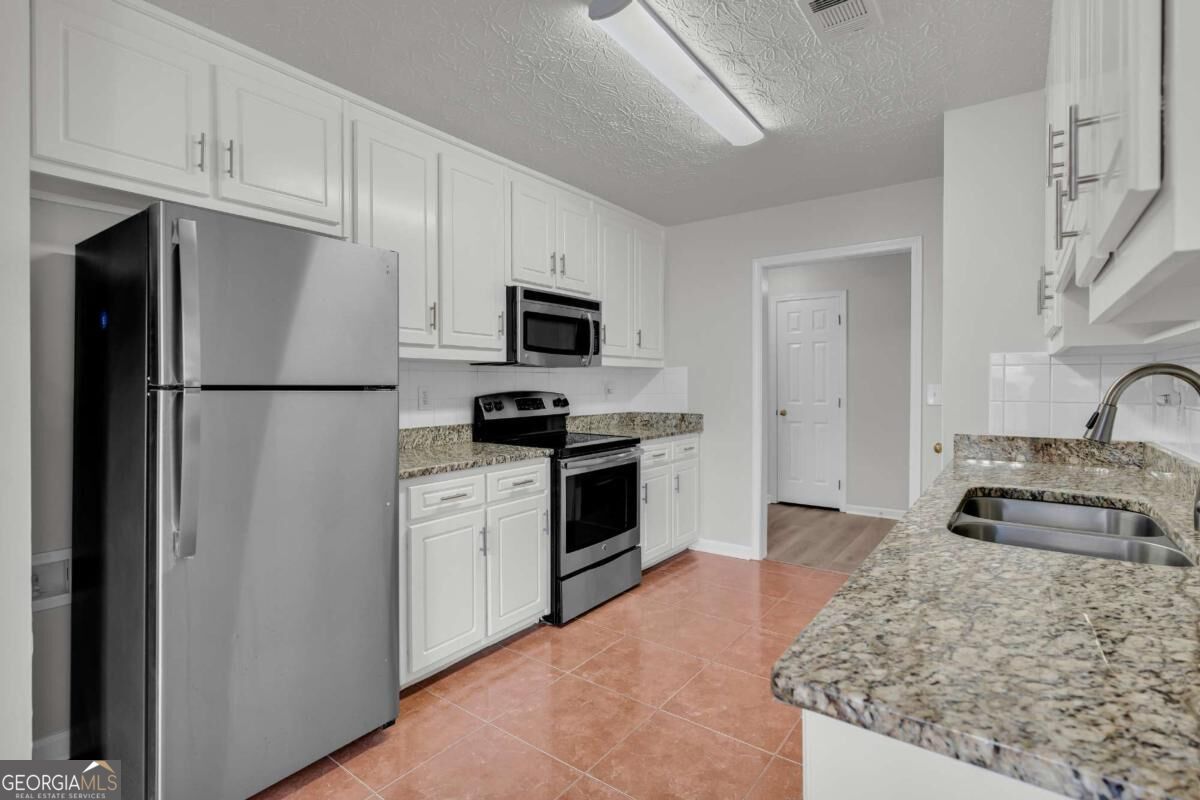 2425 Green Hollow Court Conyers GA 30012