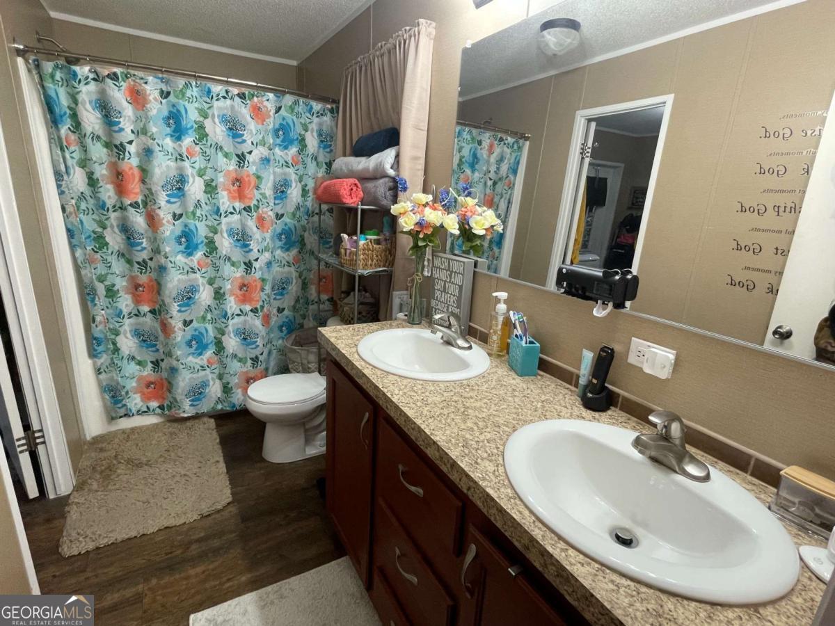 601 Auburn Road Glennville GA 30427