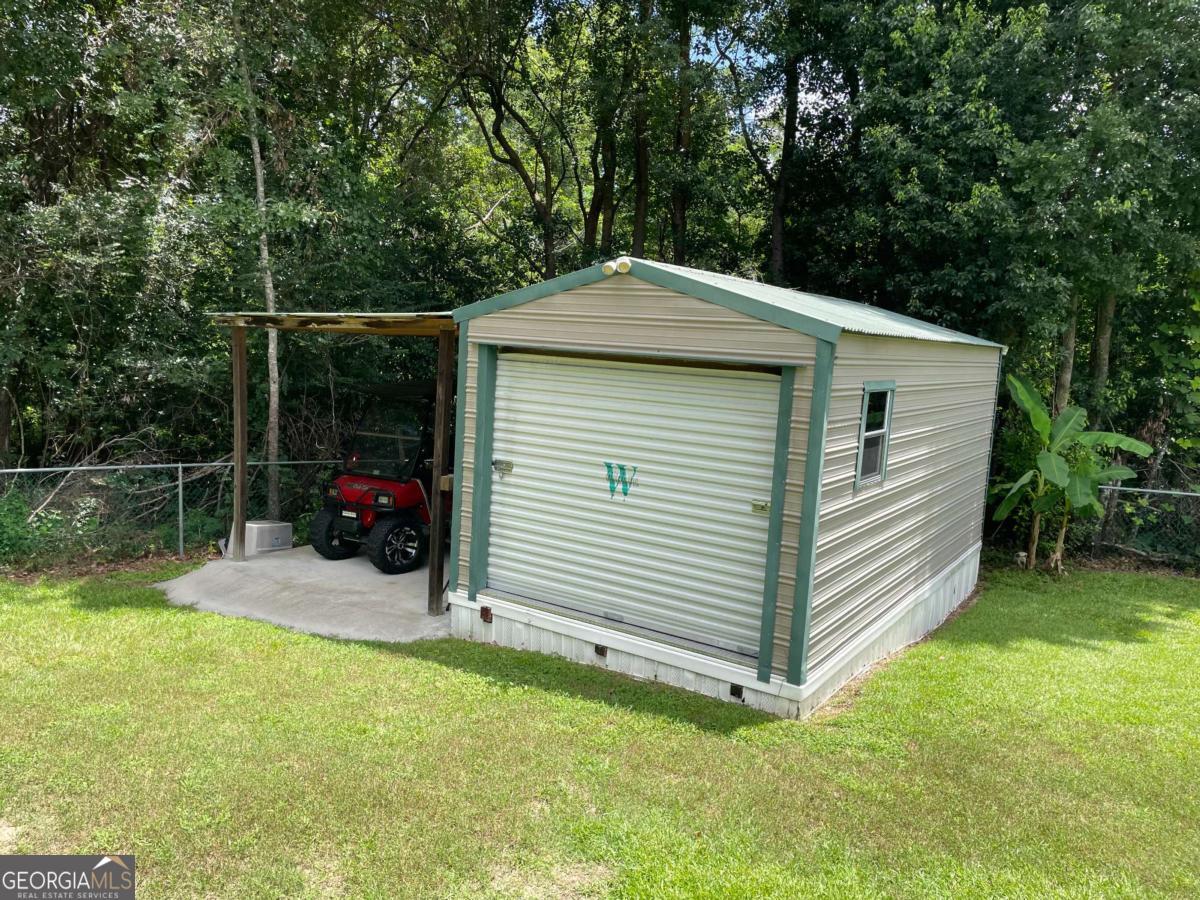 601 Auburn Road Glennville GA 30427