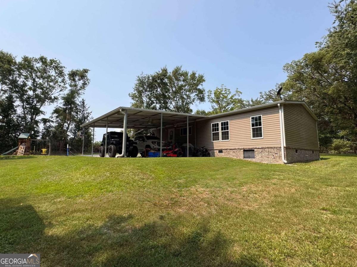 601 Auburn Road Glennville GA 30427