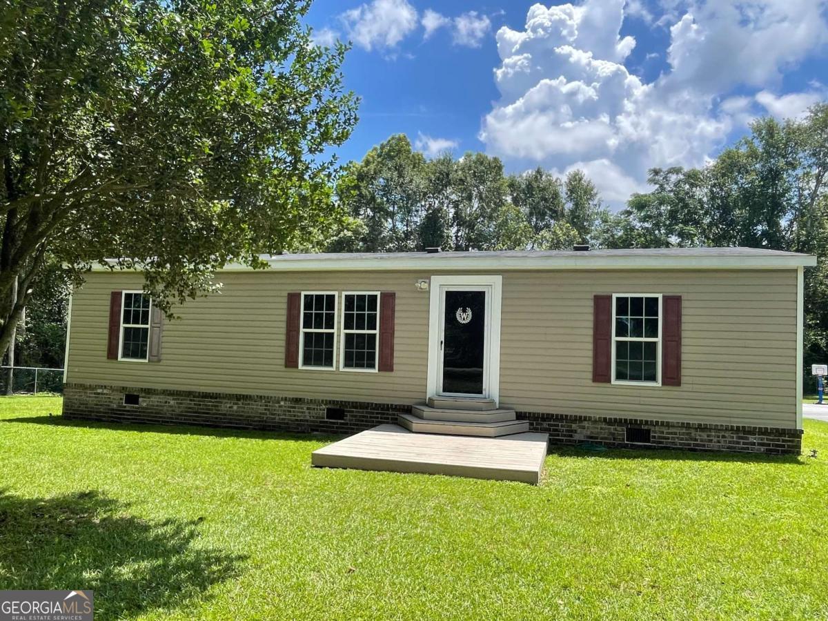 601 Auburn Road Glennville GA 30427