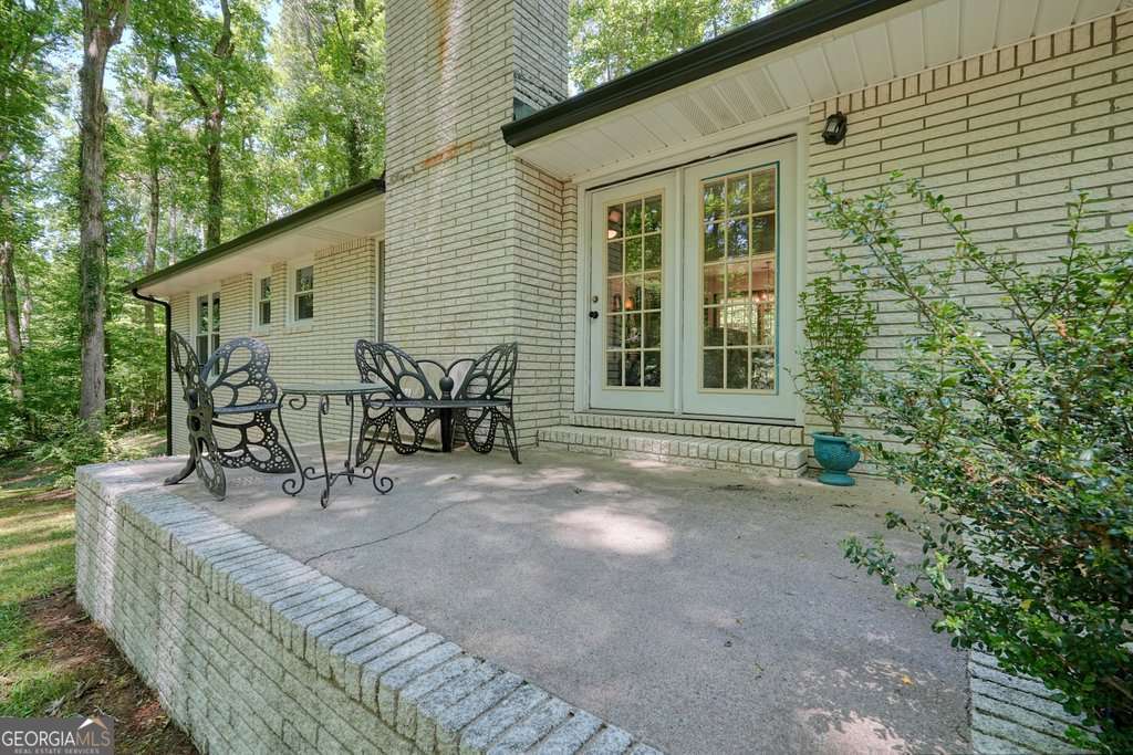 285 Hembredge Drive Canton GA 30115