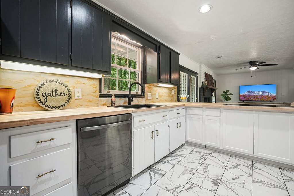 285 Hembredge Drive Canton GA 30115