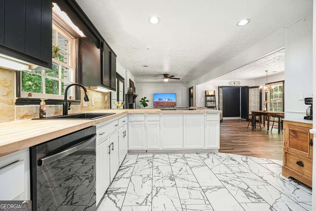 285 Hembredge Drive Canton GA 30115