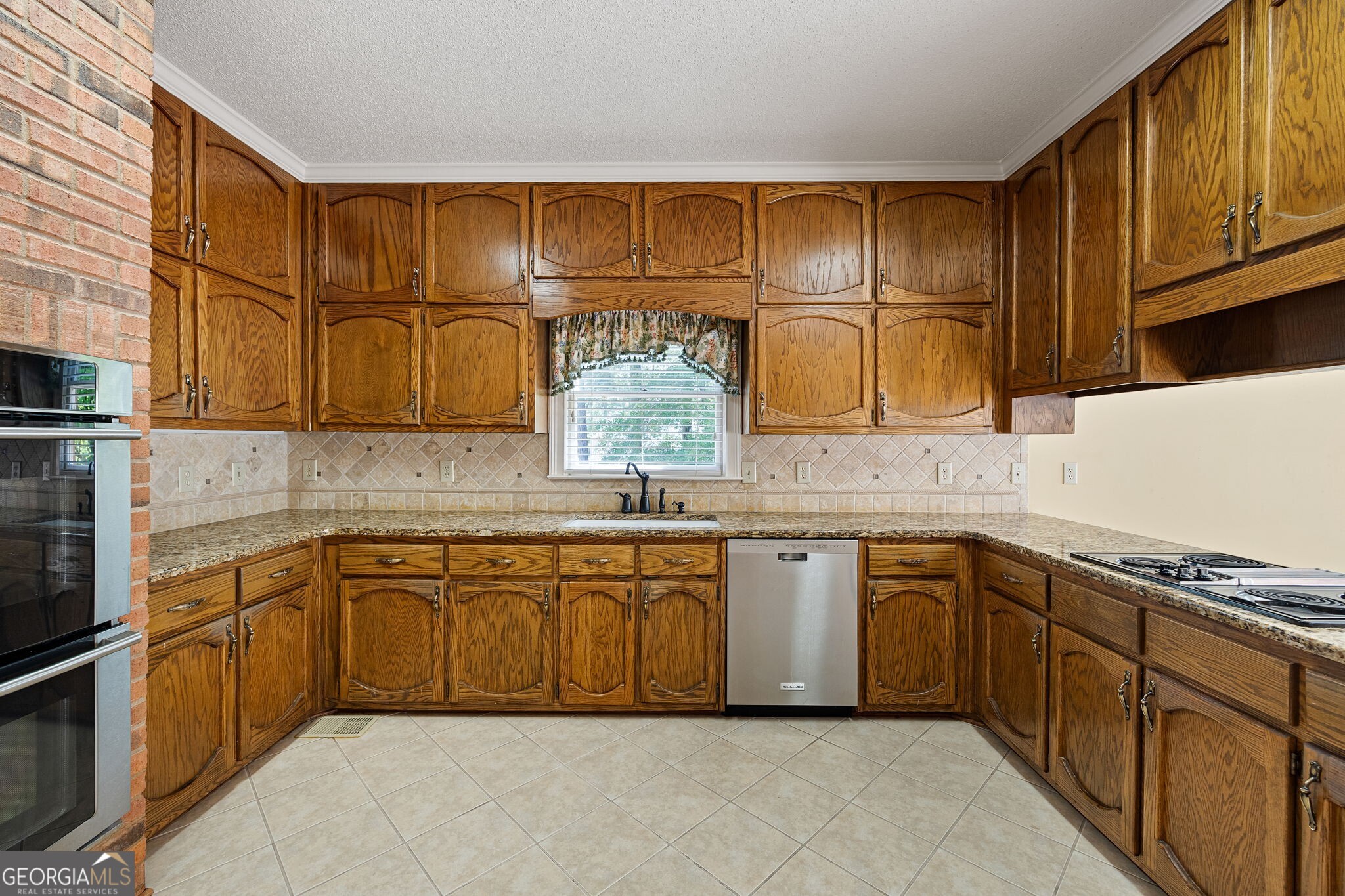 280 Camelot Drive Fayetteville GA 30214