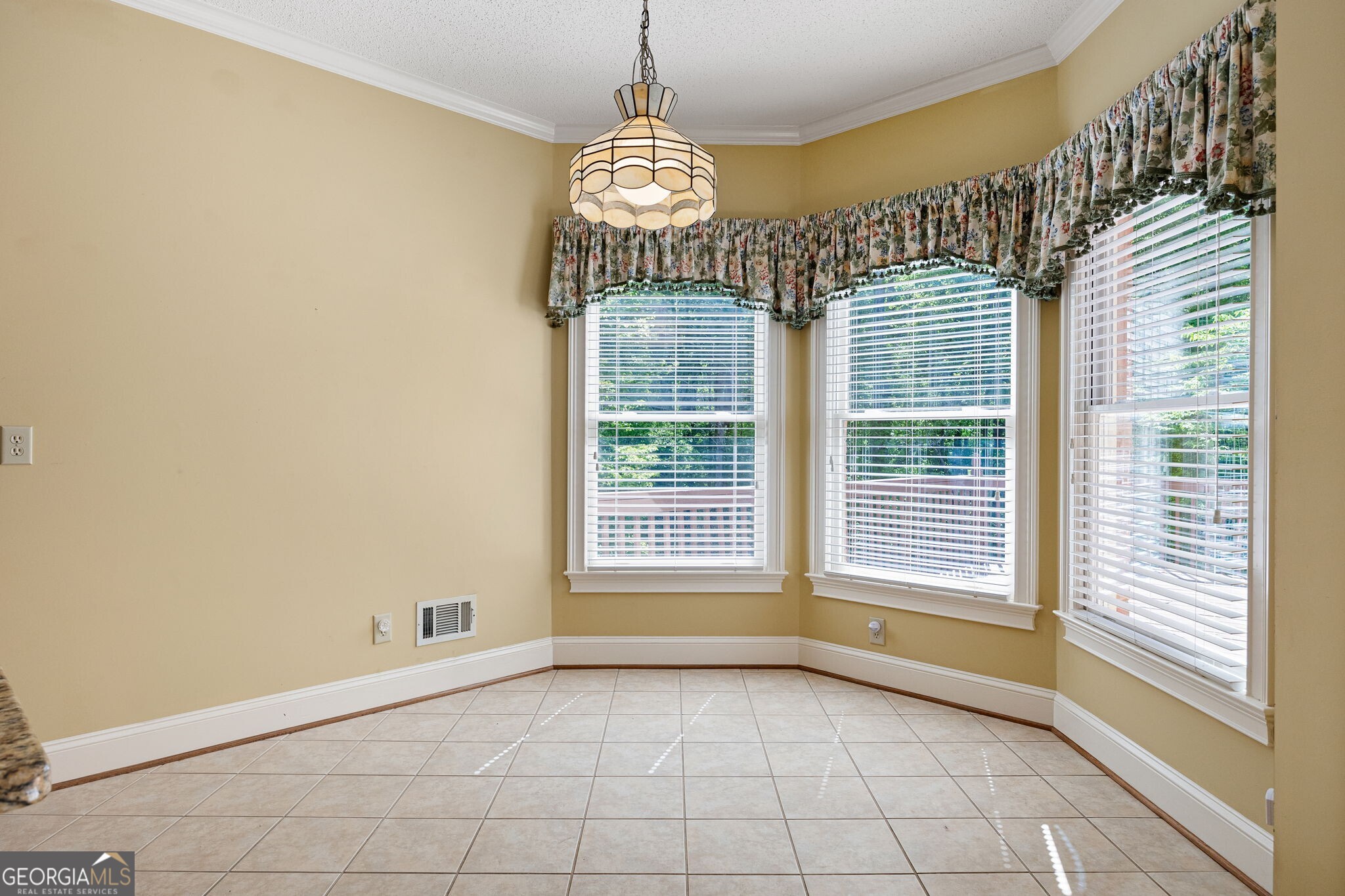 280 Camelot Drive Fayetteville GA 30214