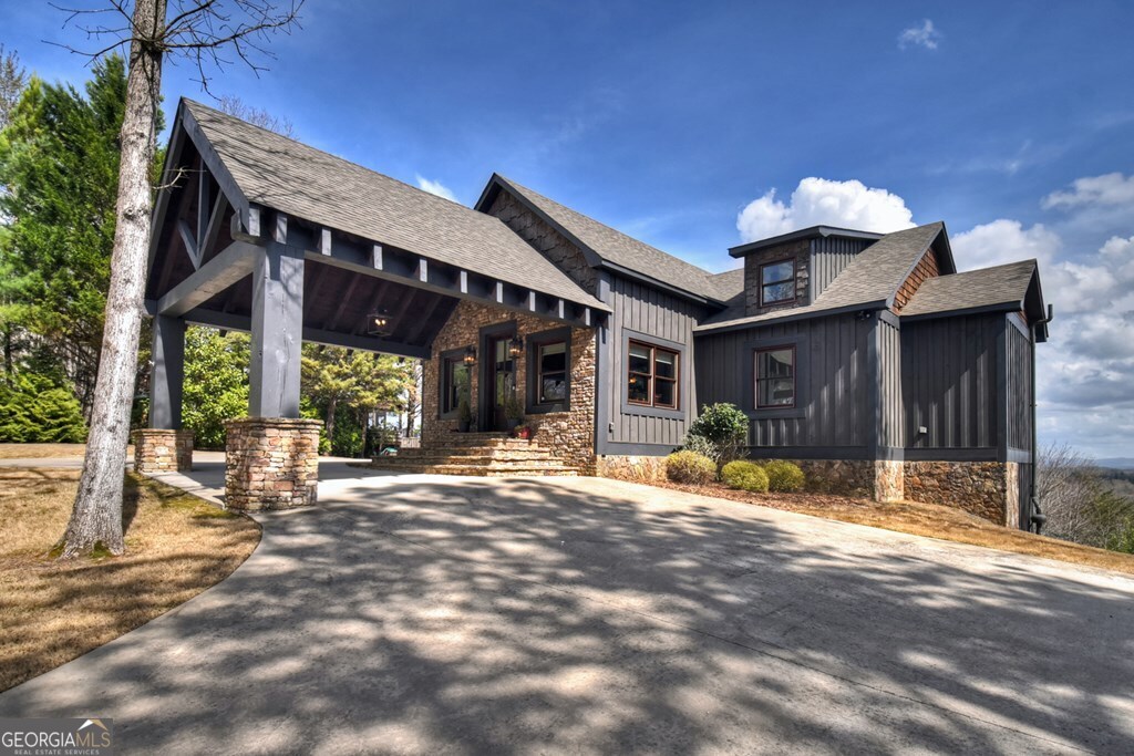 185 Logan Drive Mineral Bluff GA 30559