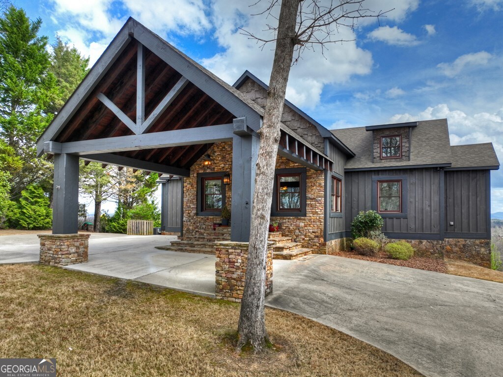185 Logan Drive Mineral Bluff GA 30559