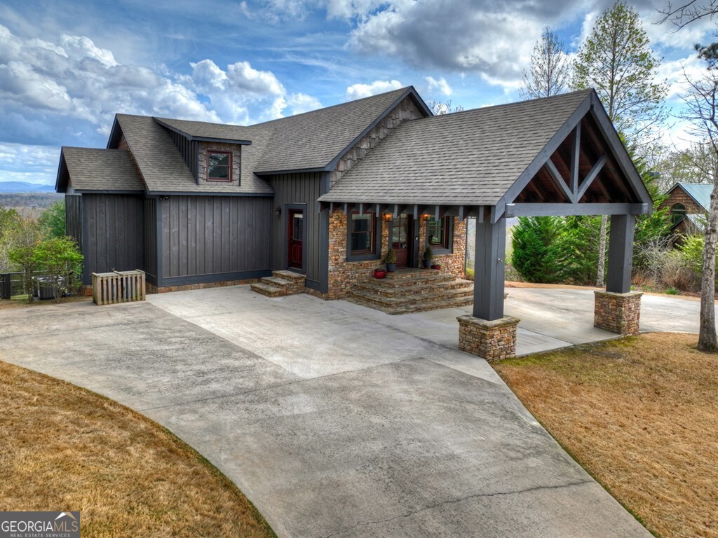 185 Logan Drive Mineral Bluff GA 30559