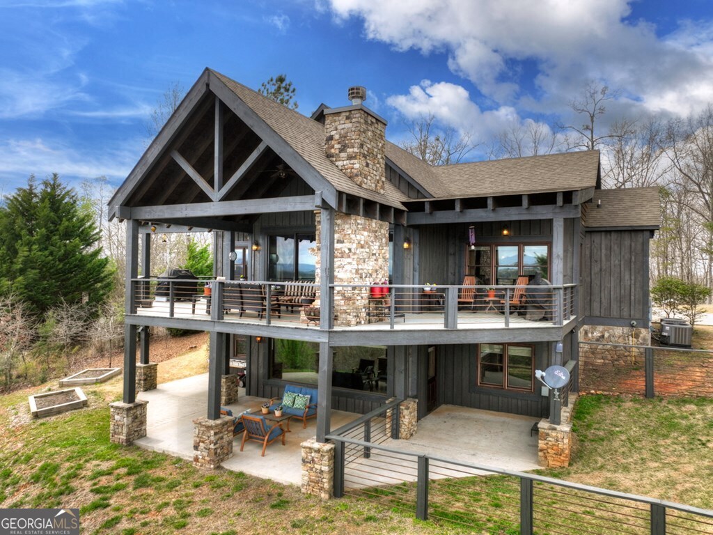 185 Logan Drive Mineral Bluff GA 30559