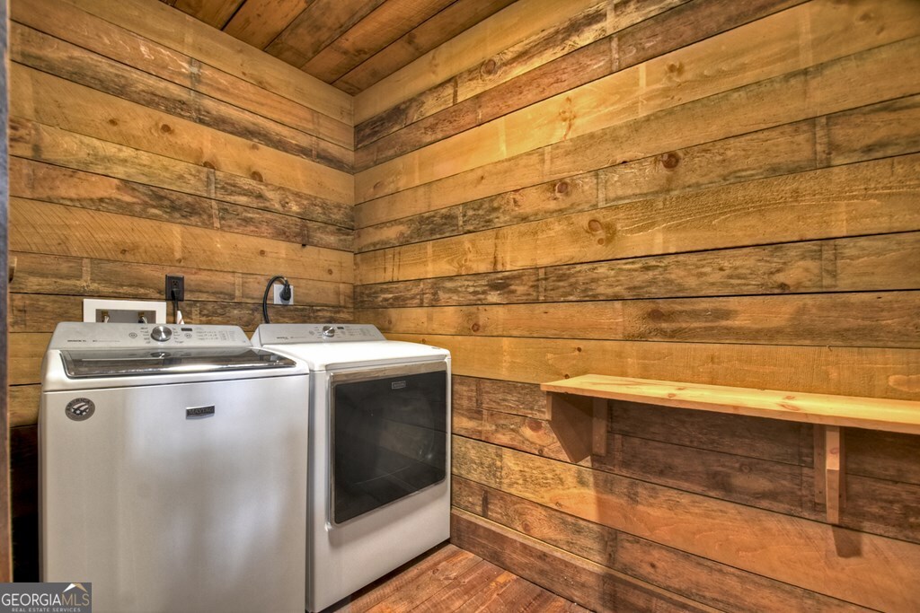 185 Logan Drive Mineral Bluff GA 30559