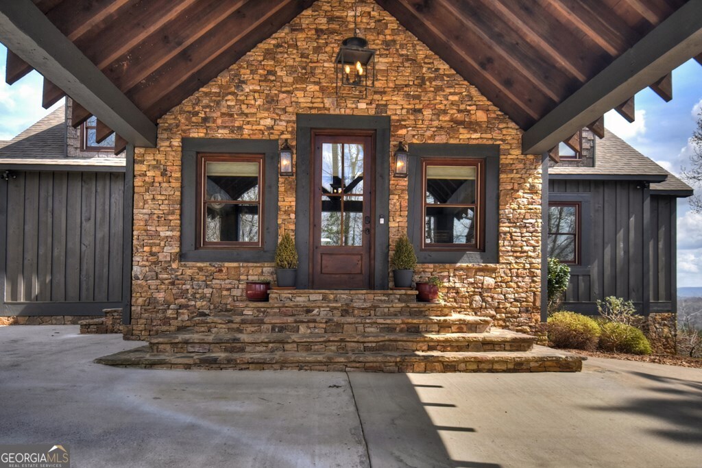 185 Logan Drive Mineral Bluff GA 30559