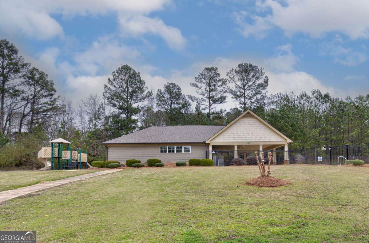 147 Stocks Circle West Point GA 31833