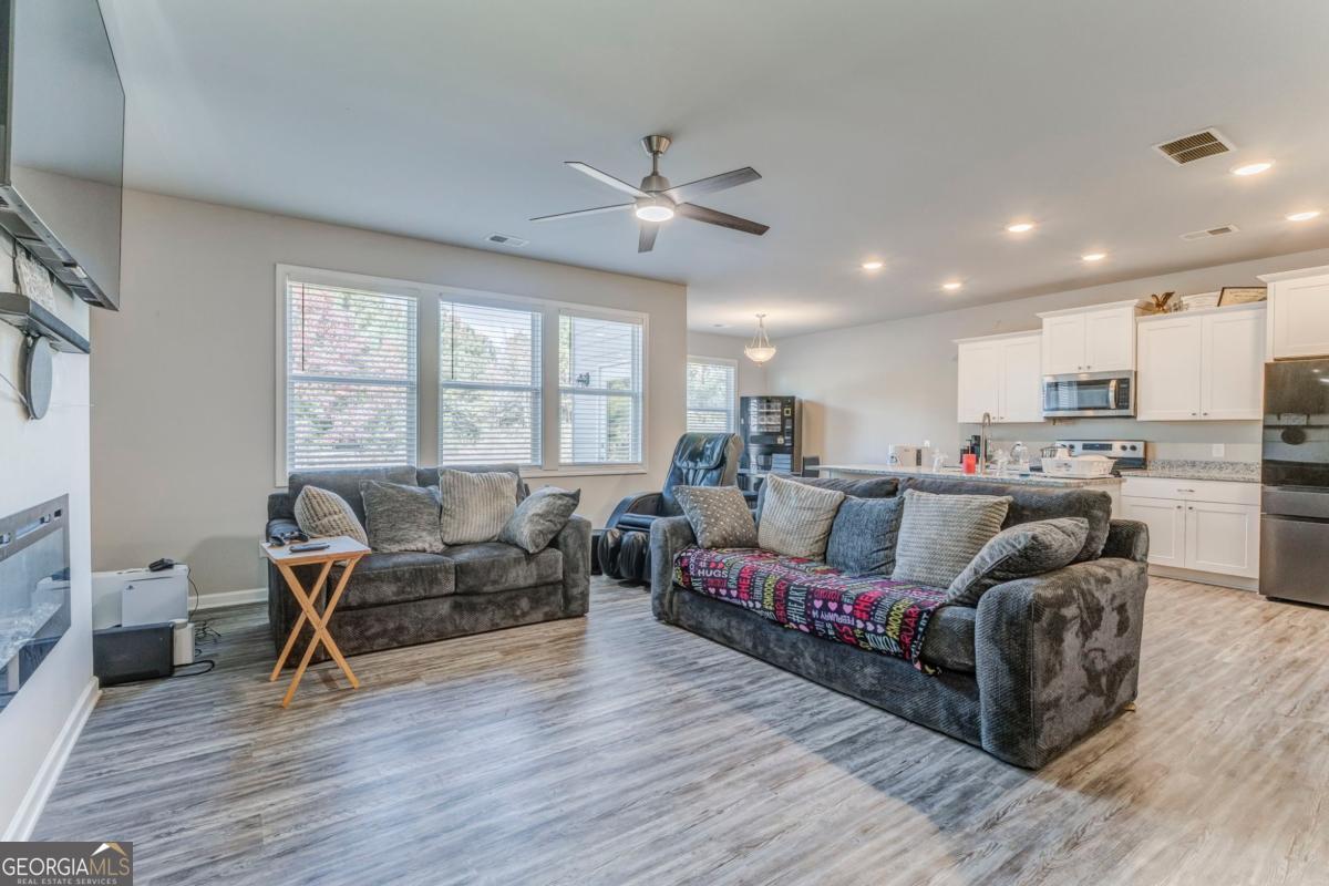 122 Old Mill Calhoun GA 30701