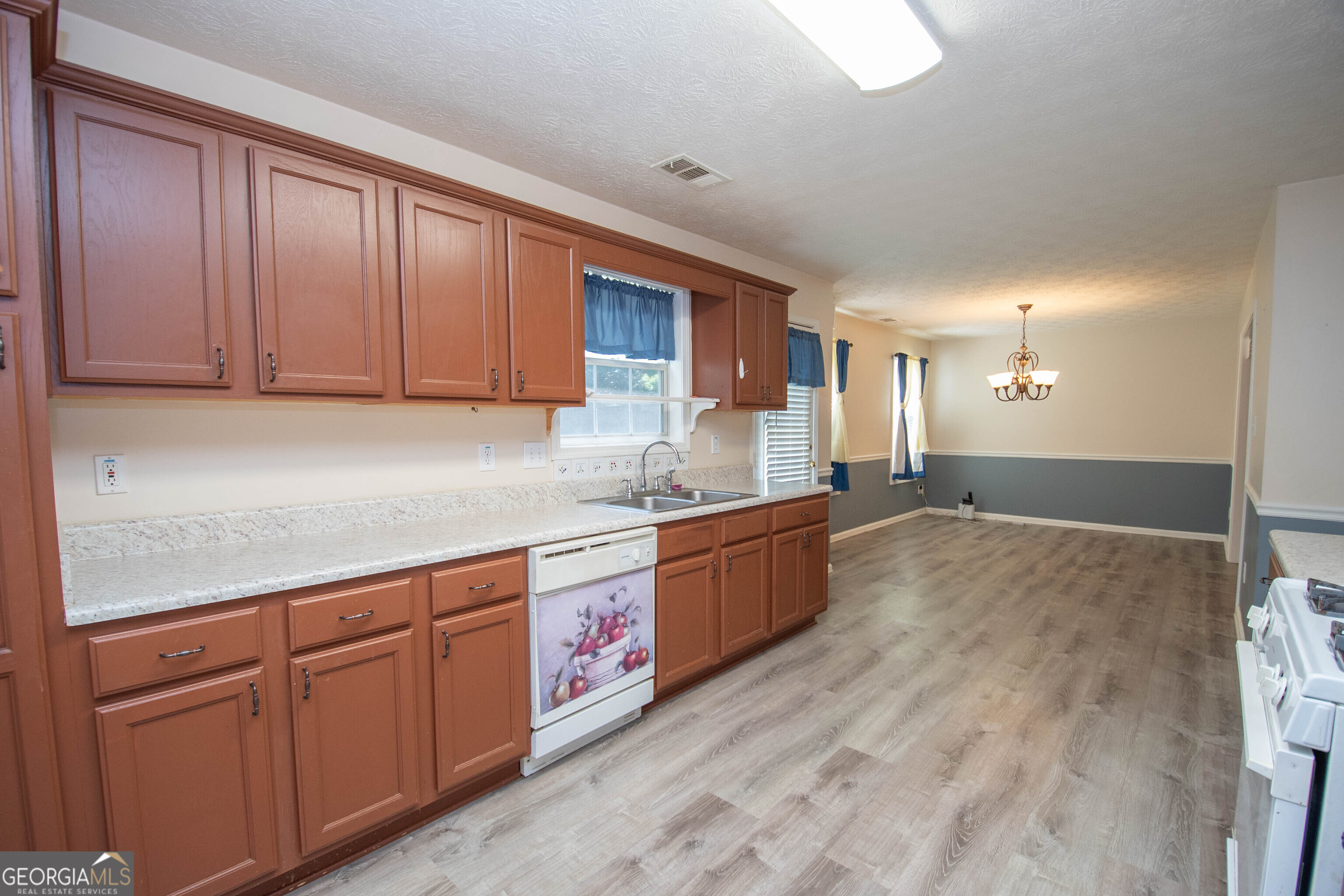 115 Oakview Trace Fayetteville GA 30215