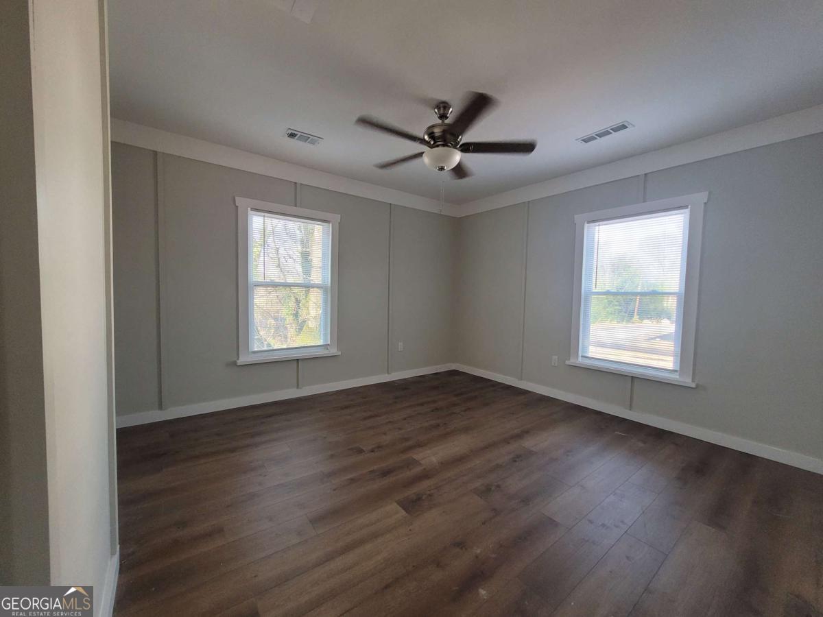 215 Avenue E Lindale GA 30147