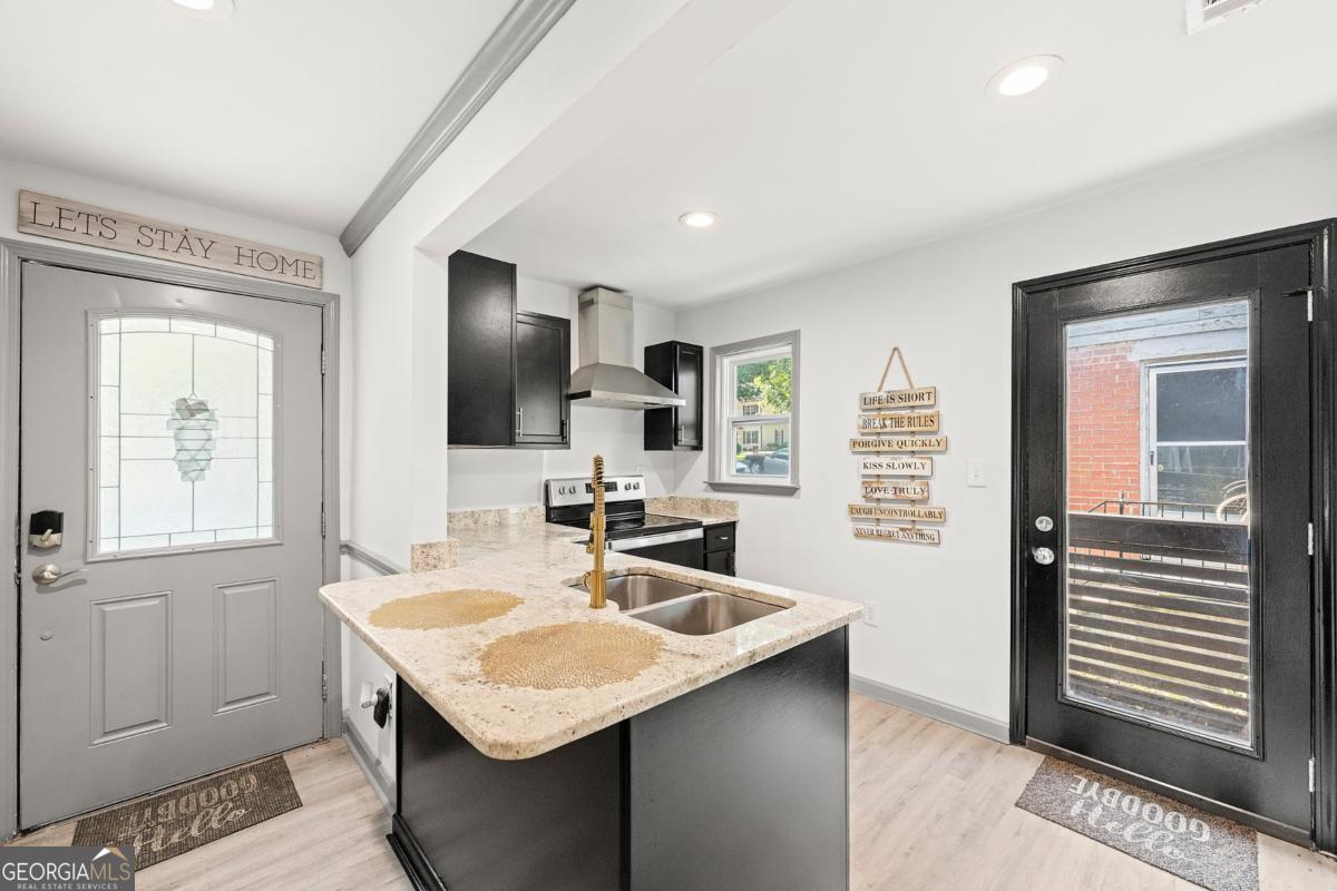 436 W Lake Avenue NW Atlanta GA 30318