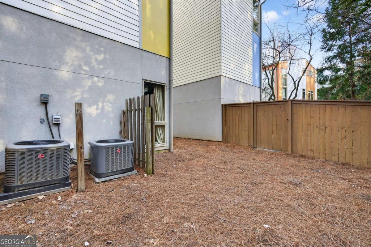1376 Stirling Circle NW Atlanta GA 30318