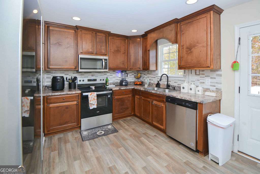 5614 Hawthorn Drive Gillsville GA 30543