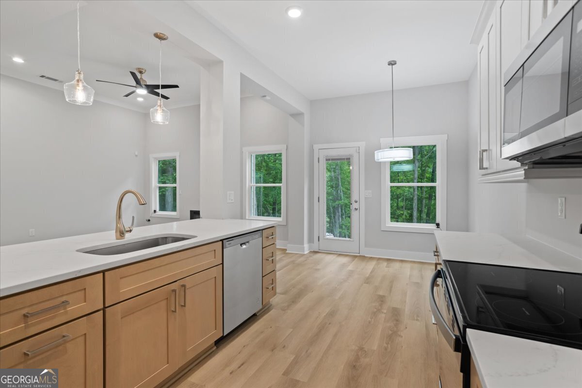3902 Bouldercrest Road SE Ellenwood GA 30294