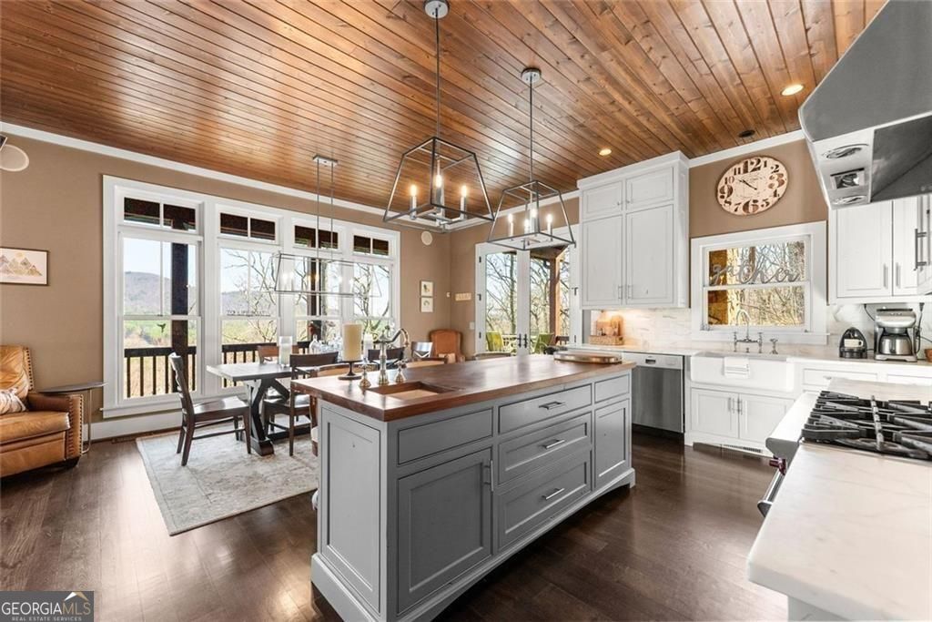 371 Orchard Hills Drive Clarkesville GA 30523