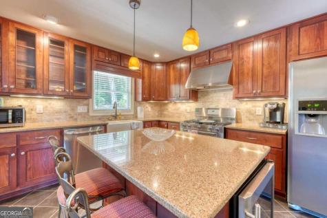276 Lancelot Loop Clayton GA 30525