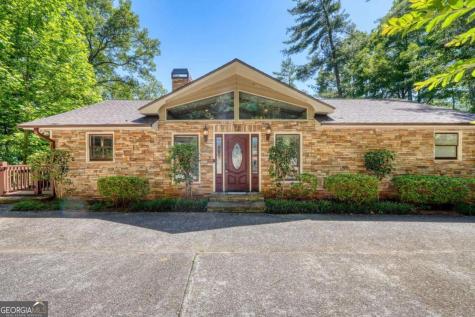 276 Lancelot Loop Clayton GA 30525